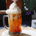 Butterscotch Brew geserveerd als hete thee