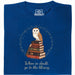 When in doubt, go to the library - Vooraanzicht T-Shirt Blauw