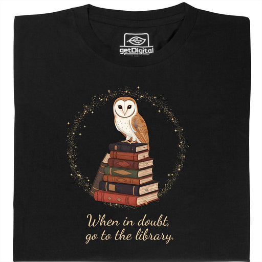 When in doubt, go to the library - Vista principal Camiseta Negro