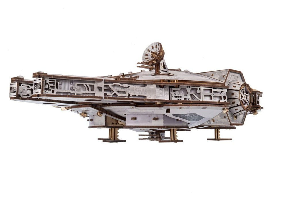 Maquette en bois Star Wars Faucon Millenium